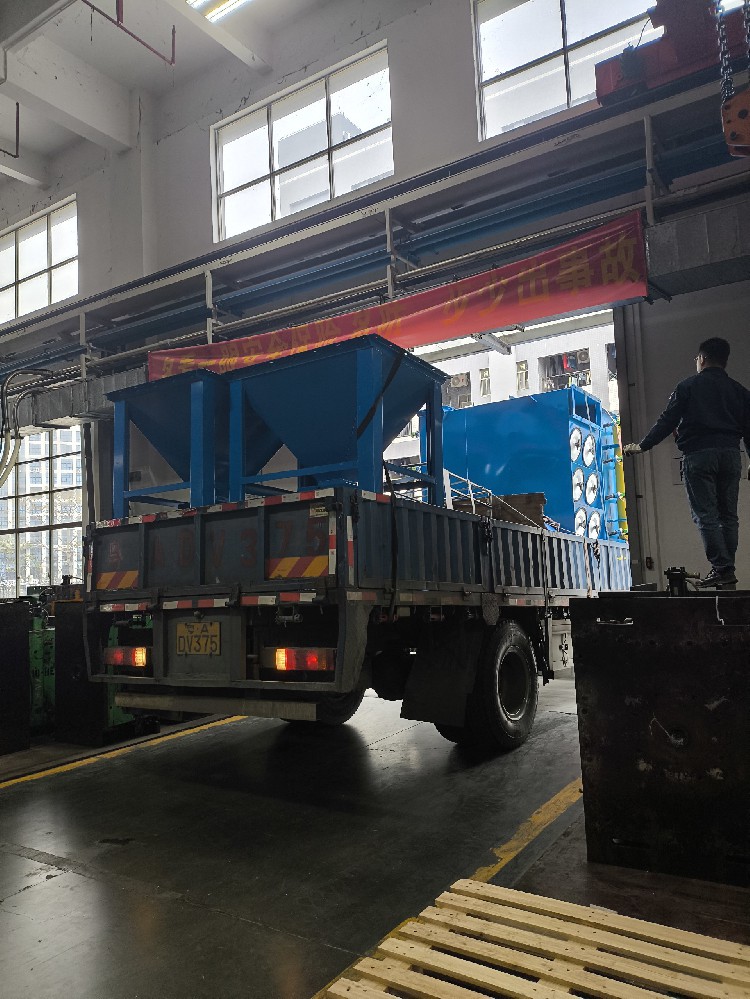 滤筒除尘器现场图片